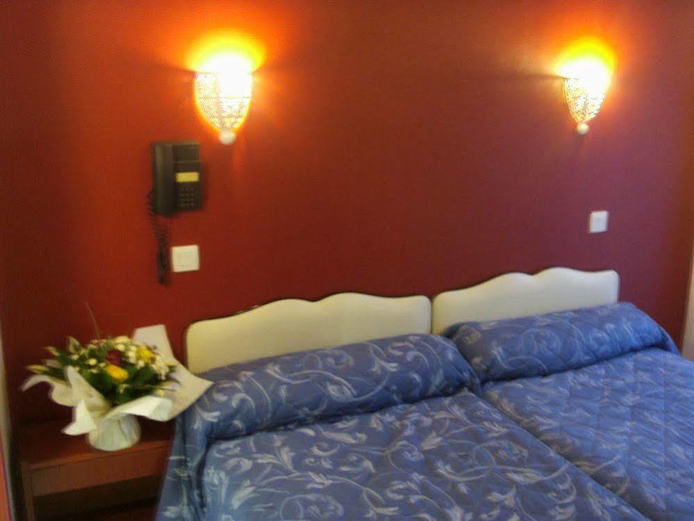 Hotel Ocean Лурд Стая снимка